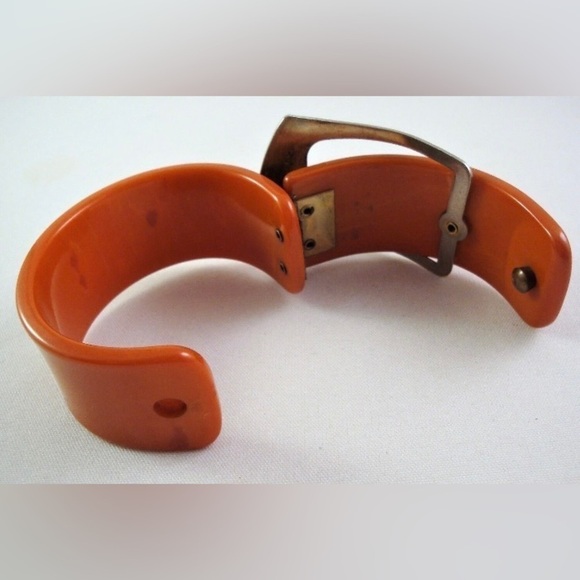 BAKELITE Vintage 1940s Carrot Orange Bracelet w/ Belt Buckle​ SIMICHROME TESTED - Picture 6 of 7